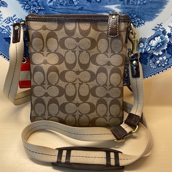 Coach Crossbody Logo Bag—Beautiful!!  Roomy—Pockets—Great Condition w/Minor Spot - Picture 3 of 8
